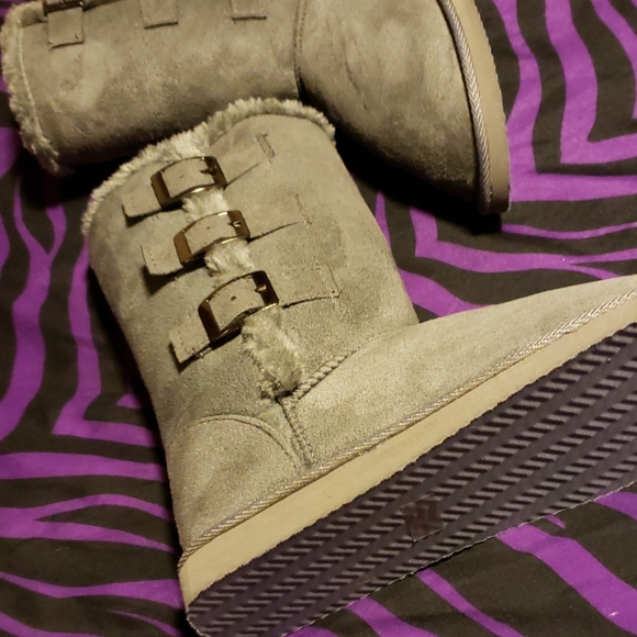 Rue21 Shoes - NWOT Winter boots